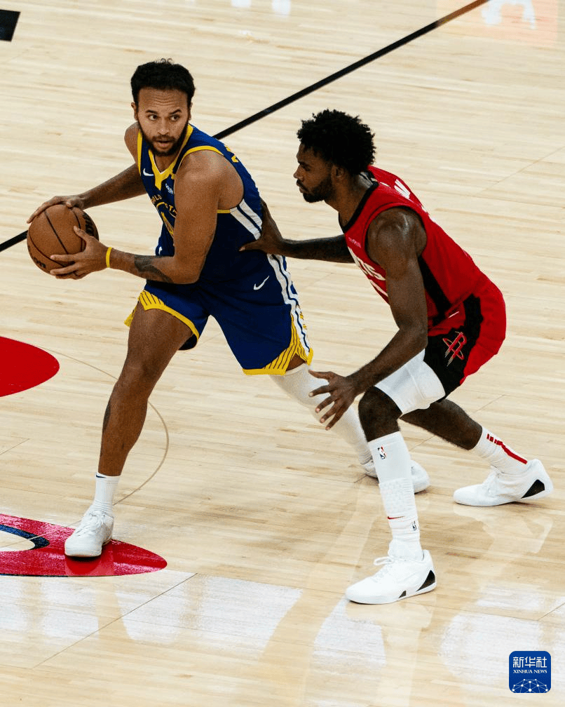 华体会网页版-关于勇士客场击败骑士，取得三连胜的信息