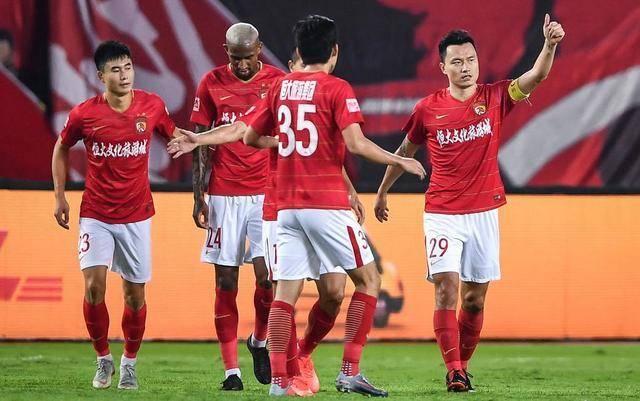 关于恒大战平华夏幸福，激战三十六回合，积分榜继续领跑的信息