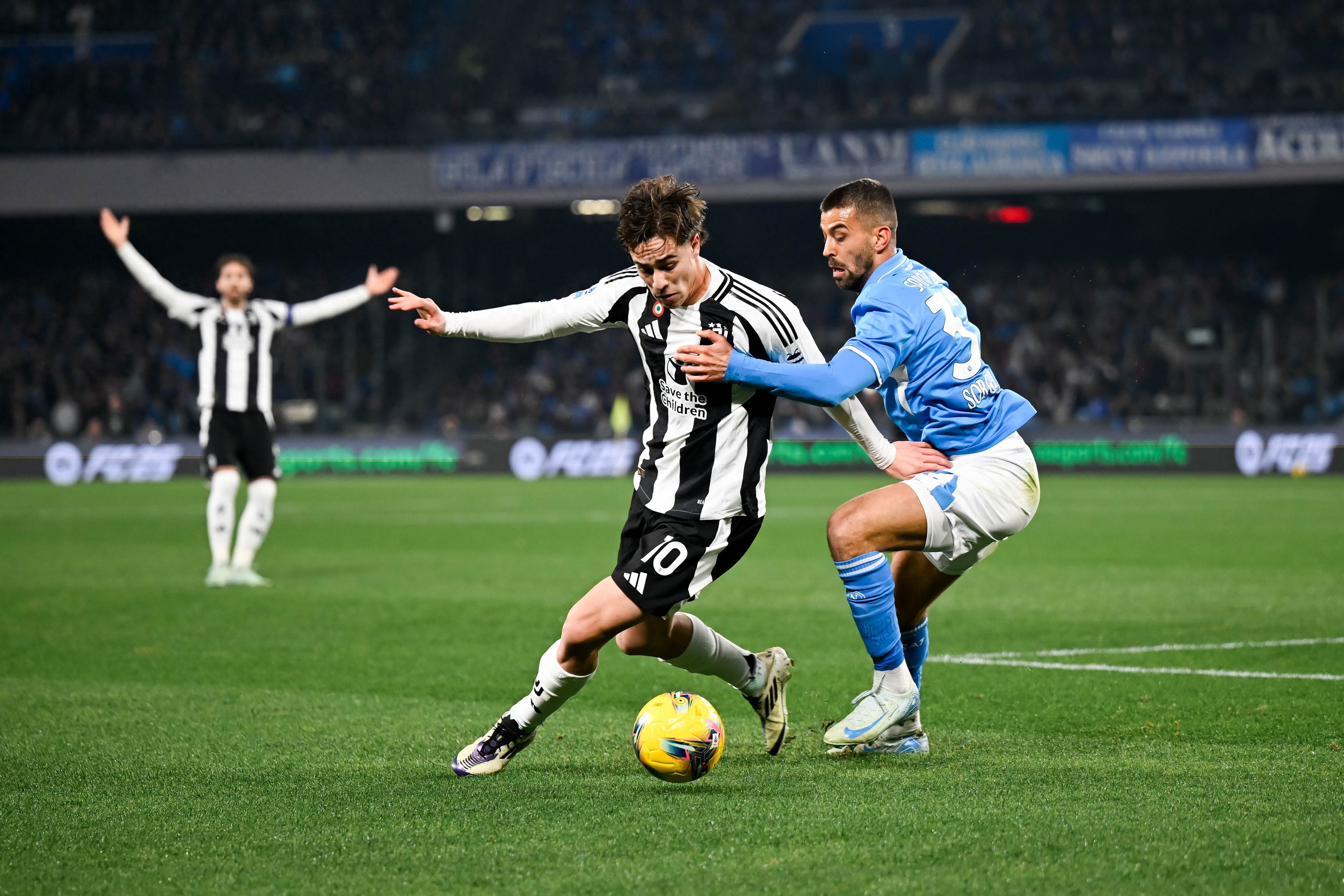 关于尤文图斯中场保持出色状态，或将续约至年的信息